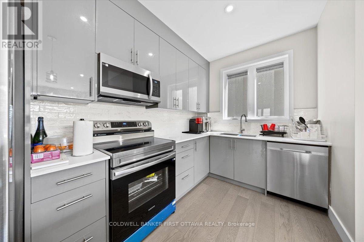 A & B - 25 Pennard Way, Ottawa, Ontario  K1T 4C1 - Photo 17 - X12382817