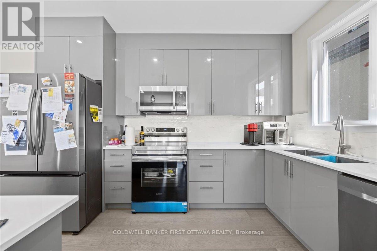 A & B - 25 Pennard Way, Ottawa, Ontario  K1T 4C1 - Photo 18 - X12382817