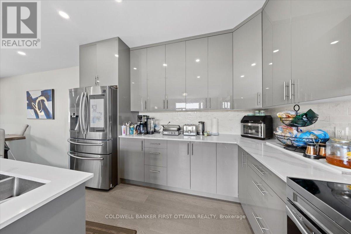 A & B - 25 Pennard Way, Ottawa, Ontario  K1T 4C1 - Photo 21 - X12382817