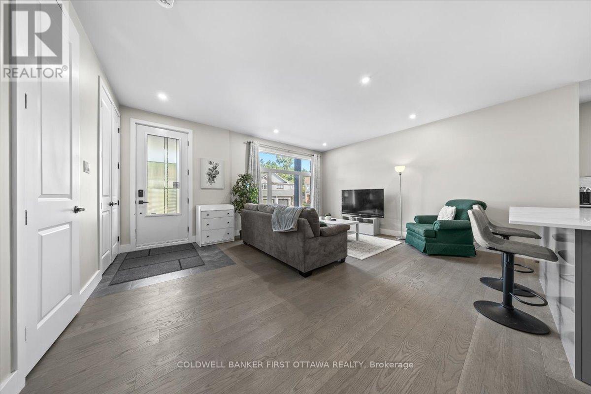A & B - 25 Pennard Way, Ottawa, Ontario  K1T 4C1 - Photo 3 - X12382817