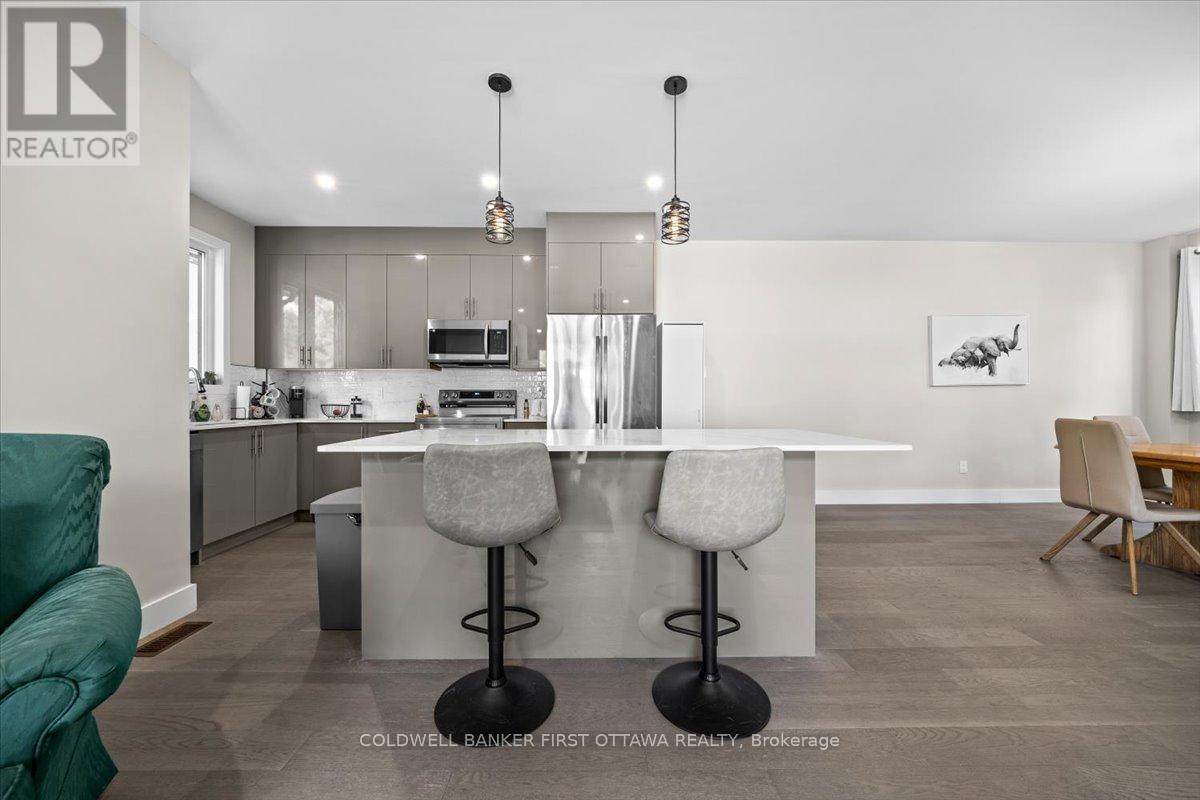 A & B - 25 Pennard Way, Ottawa, Ontario  K1T 4C1 - Photo 7 - X12382817