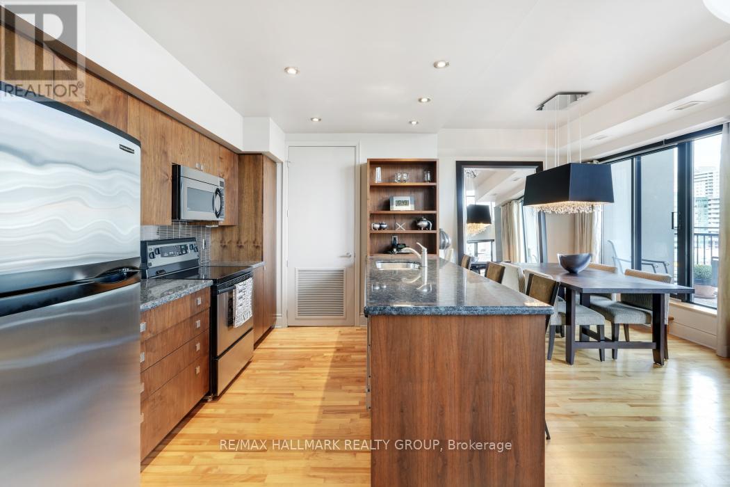 Ph2 - 364 Cooper Street, Ottawa, Ontario  K2P 2P3 - Photo 10 - X12379940