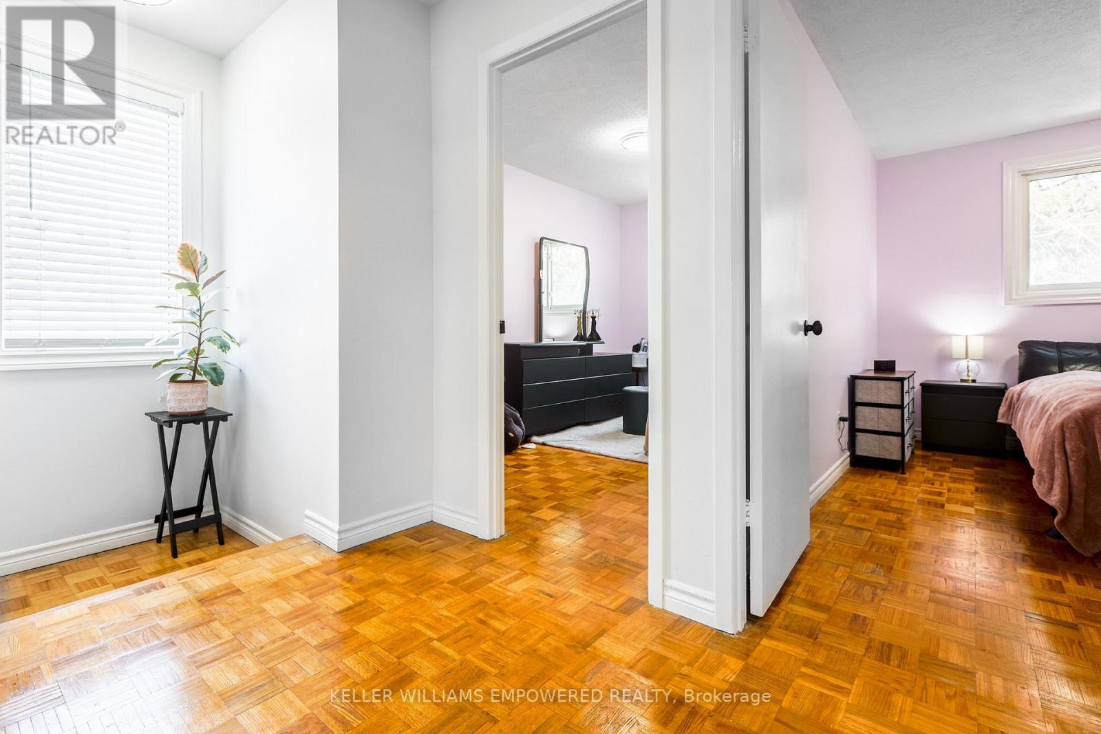 199 Hollyberry Trail, Toronto, Ontario  M2H 2P3 - Photo 11 - C12382826