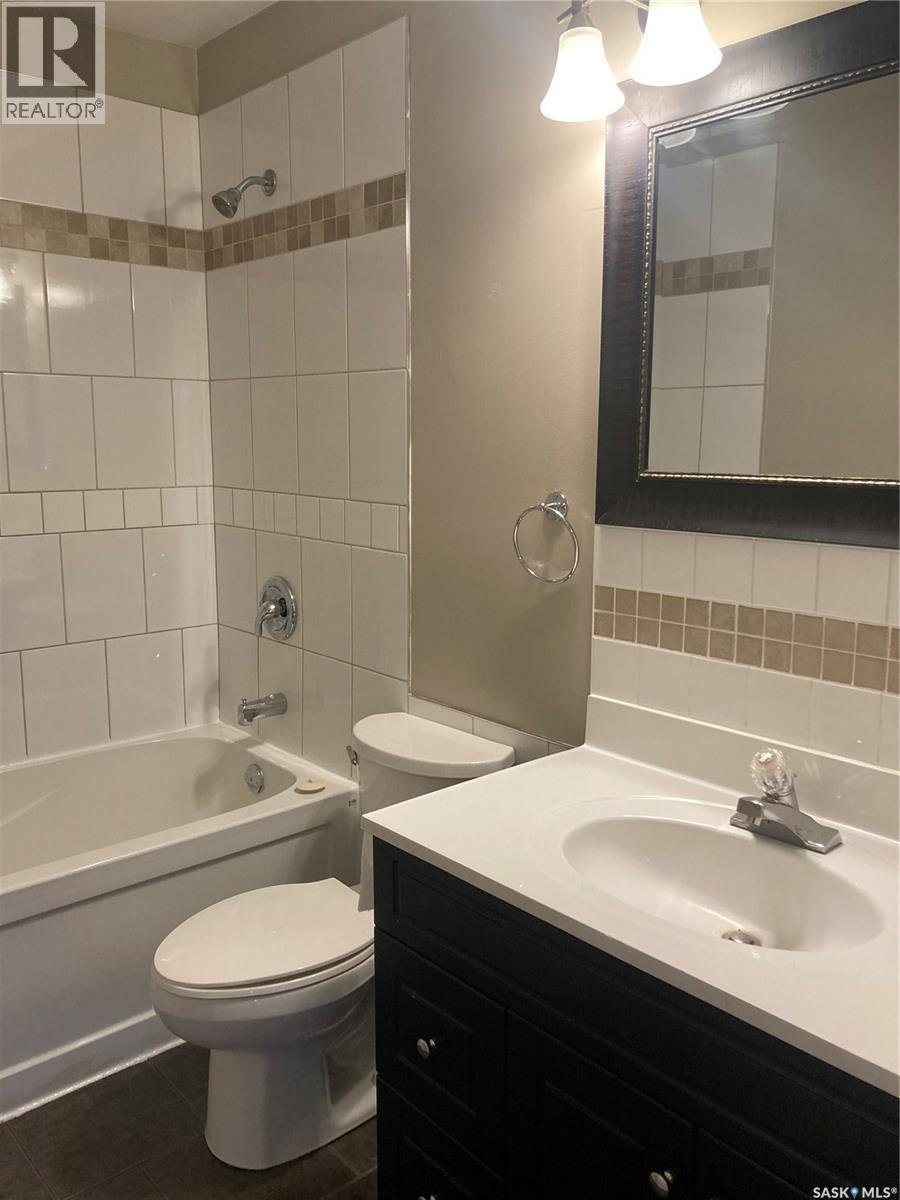 325 W Avenue N, Saskatoon, Saskatchewan  S7K 1N3 - Photo 8 - SK017526