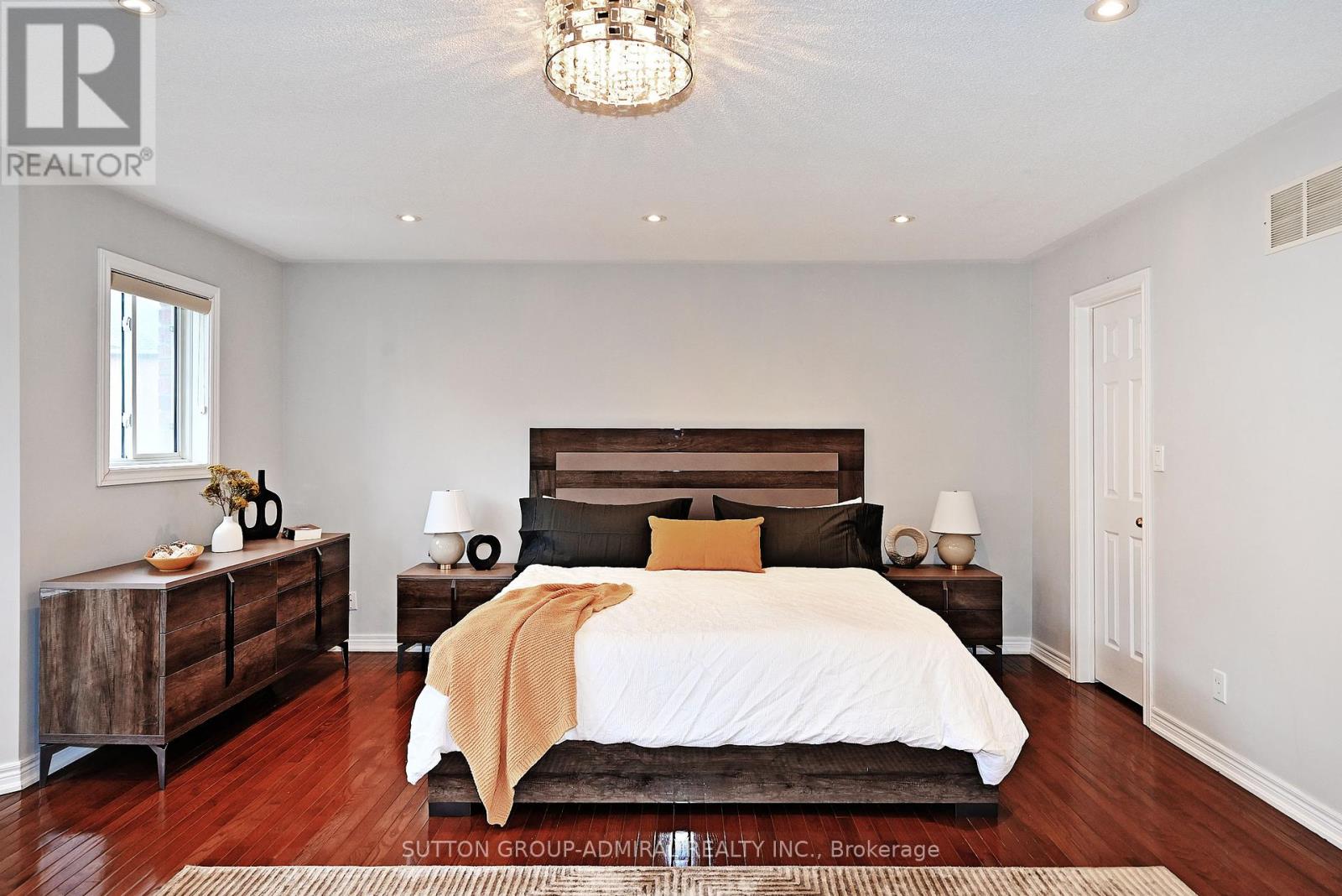 32 Seabreeze Avenue, Vaughan (Patterson), Ontario  L4J 8R7 - Photo 17 - N12382841