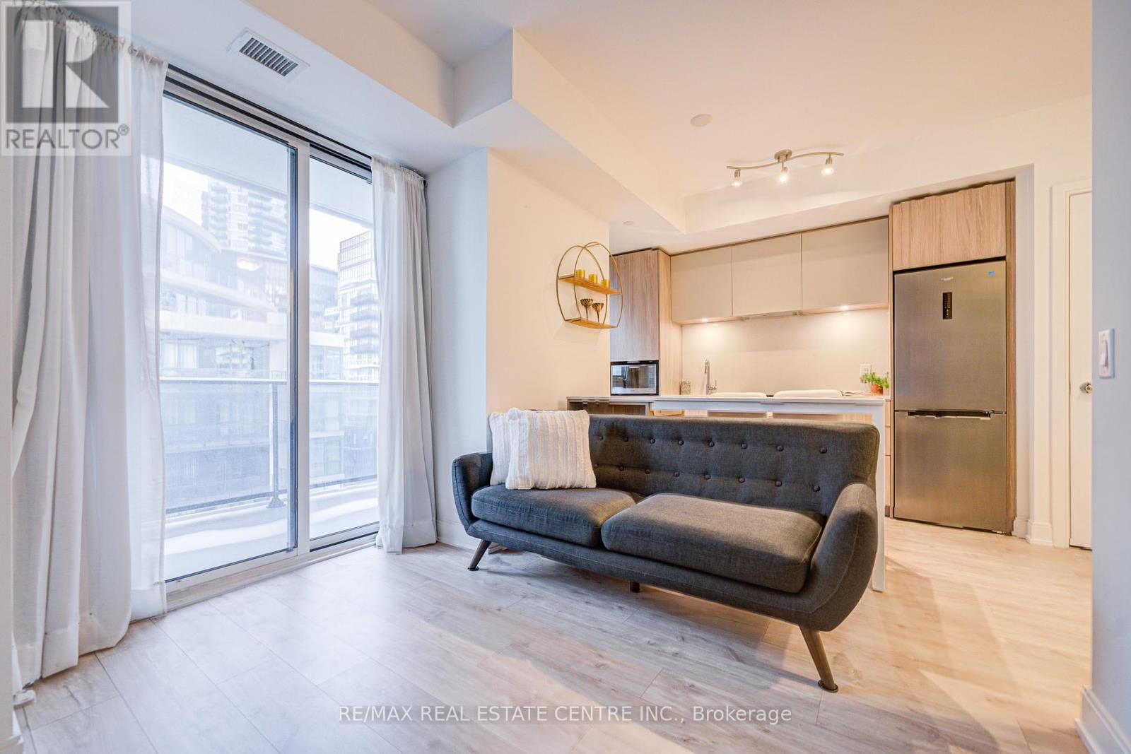 703 - 70 Annie Craig Drive, Toronto (Mimico), Ontario  M8V 0G2 - Photo 11 - W12382833