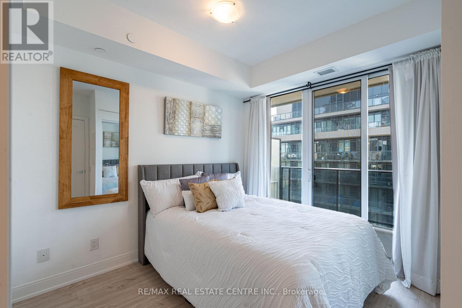 703 - 70 Annie Craig Drive, Toronto (Mimico), Ontario  M8V 0G2 - Photo 13 - W12382833