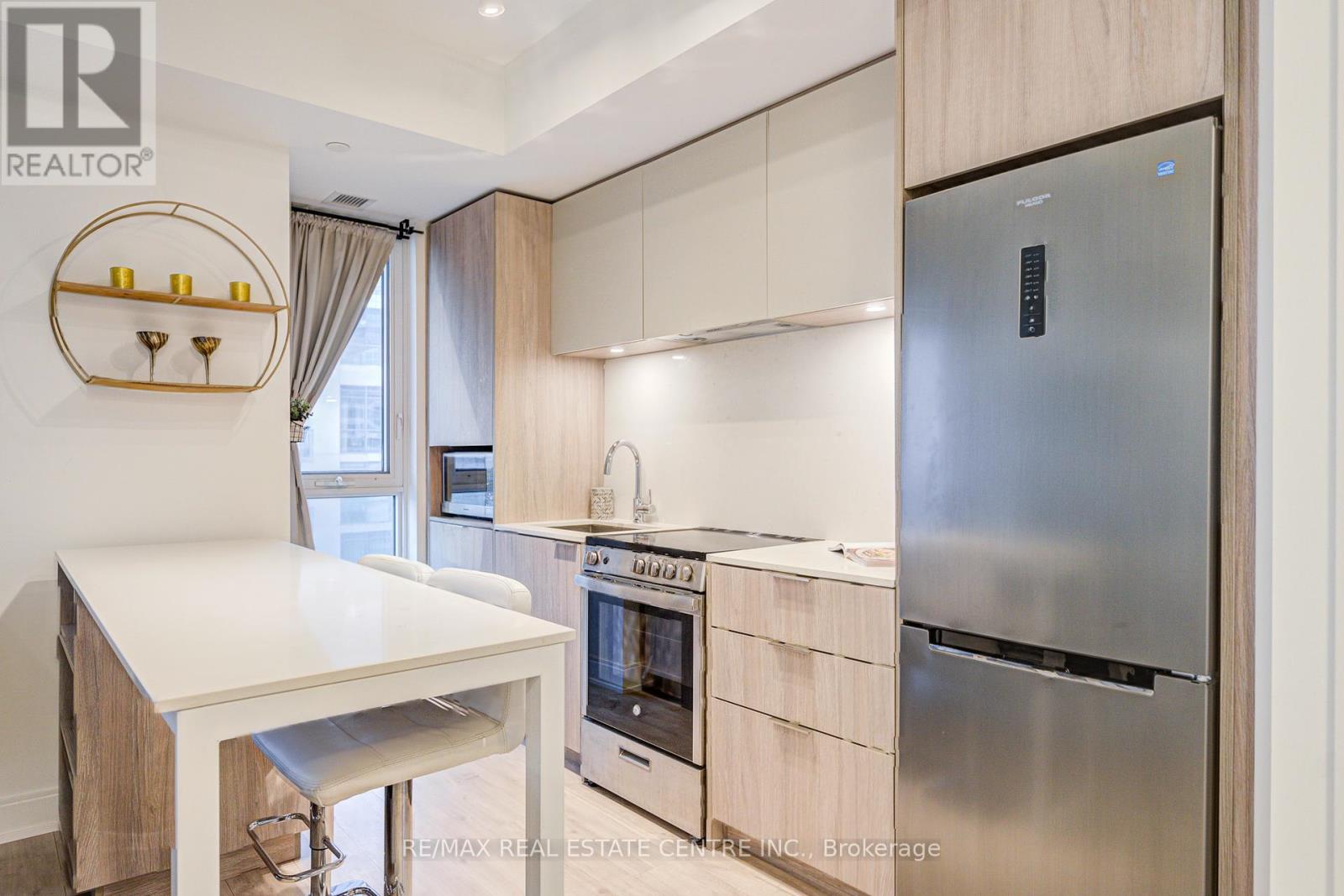 703 - 70 Annie Craig Drive, Toronto (Mimico), Ontario  M8V 0G2 - Photo 9 - W12382833