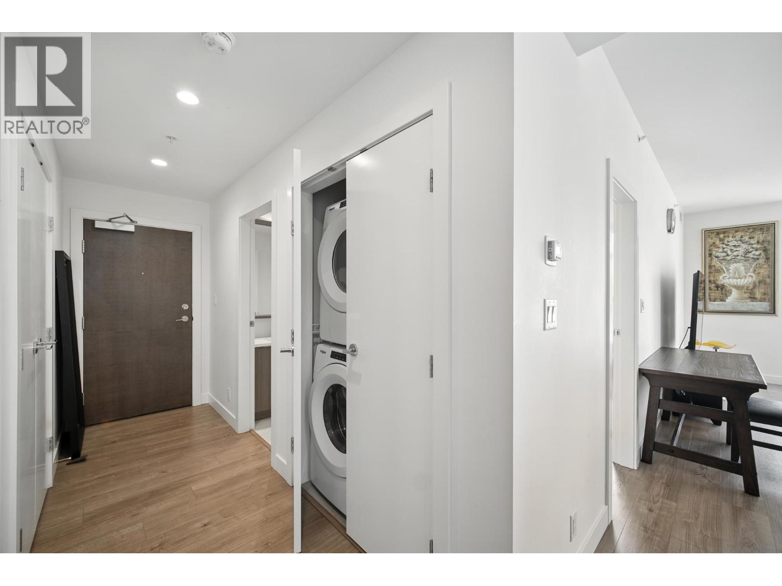 307 4465 Juneau Street, Burnaby, British Columbia  V5C 0L8 - Photo 3 - R3043680