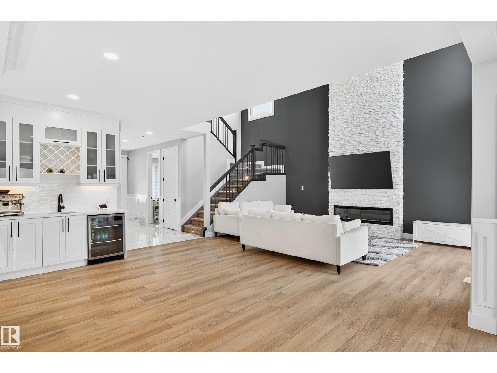 3912 Ginsburg Cr Nw, Edmonton, Alberta  T5T 4V1 - Photo 15 - E4456215