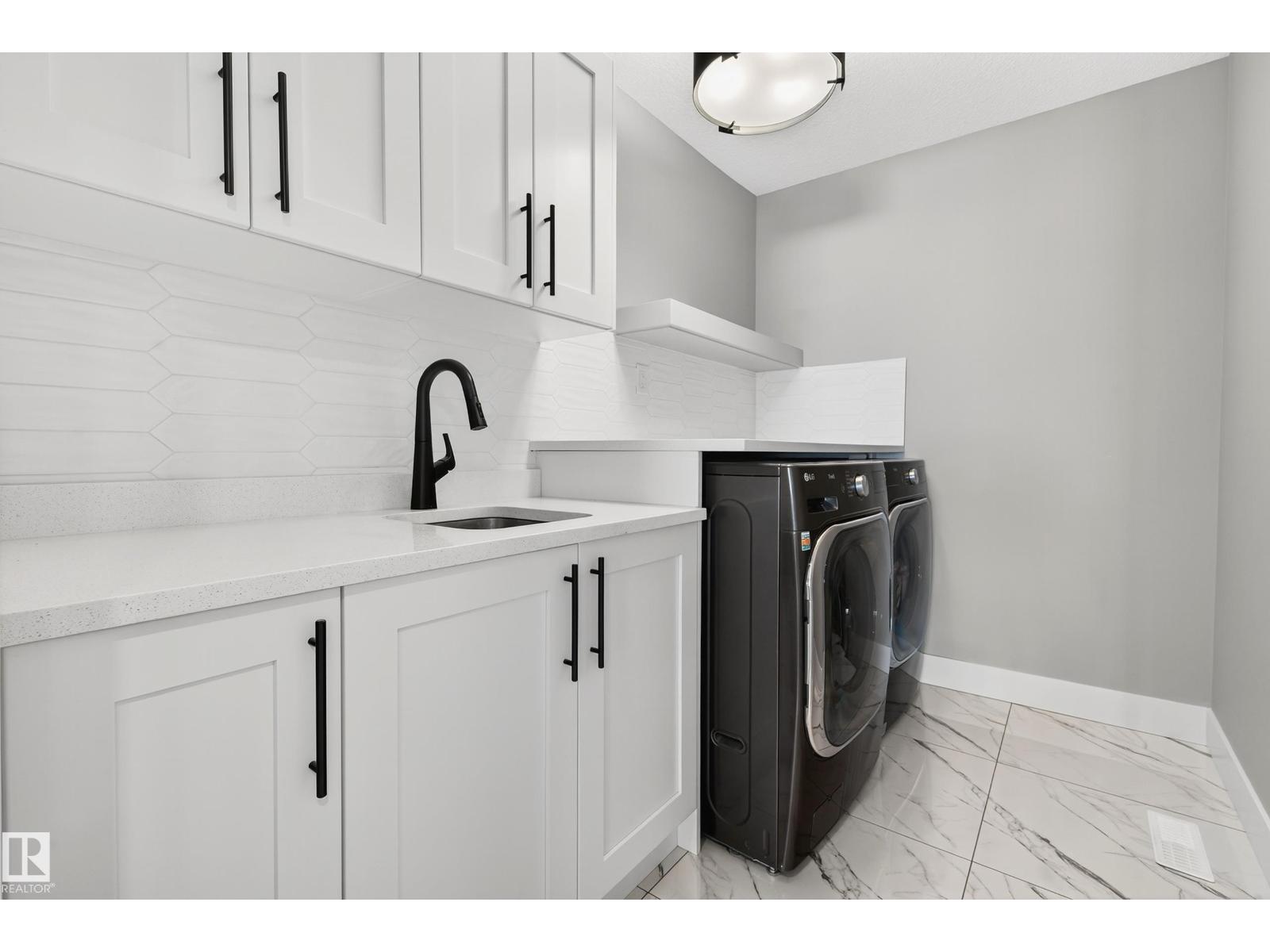 3912 Ginsburg Cr Nw, Edmonton, Alberta  T5T 4V1 - Photo 45 - E4456215