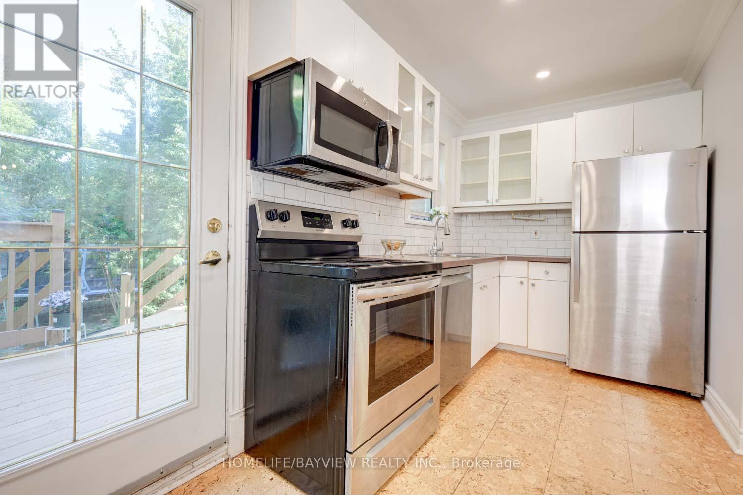 64 Ridgevale Drive, Toronto, Ontario  M6A 1L1 - Photo 16 - C12382884