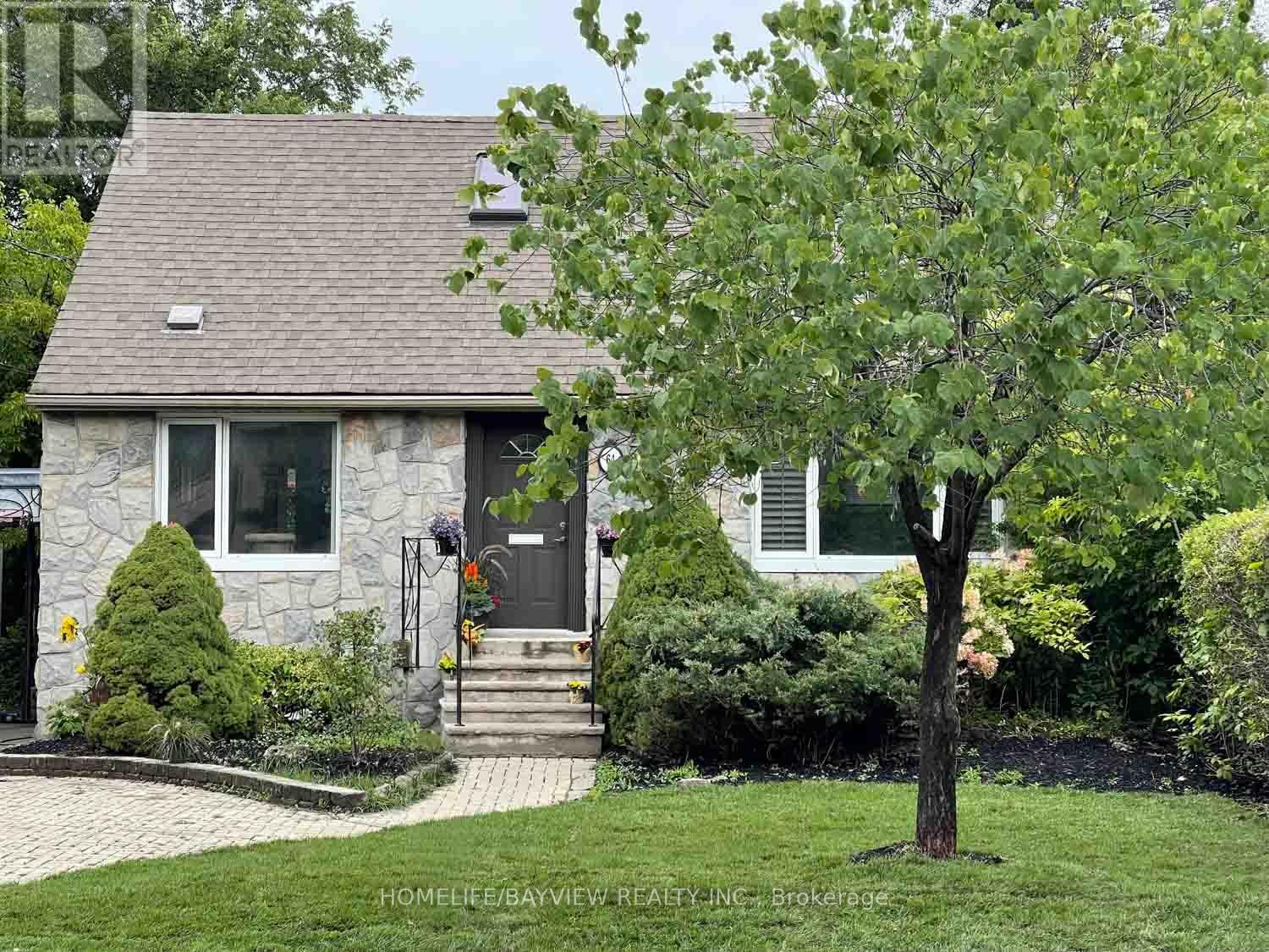 64 Ridgevale Drive, Toronto, Ontario  M6A 1L1 - Photo 2 - C12382884