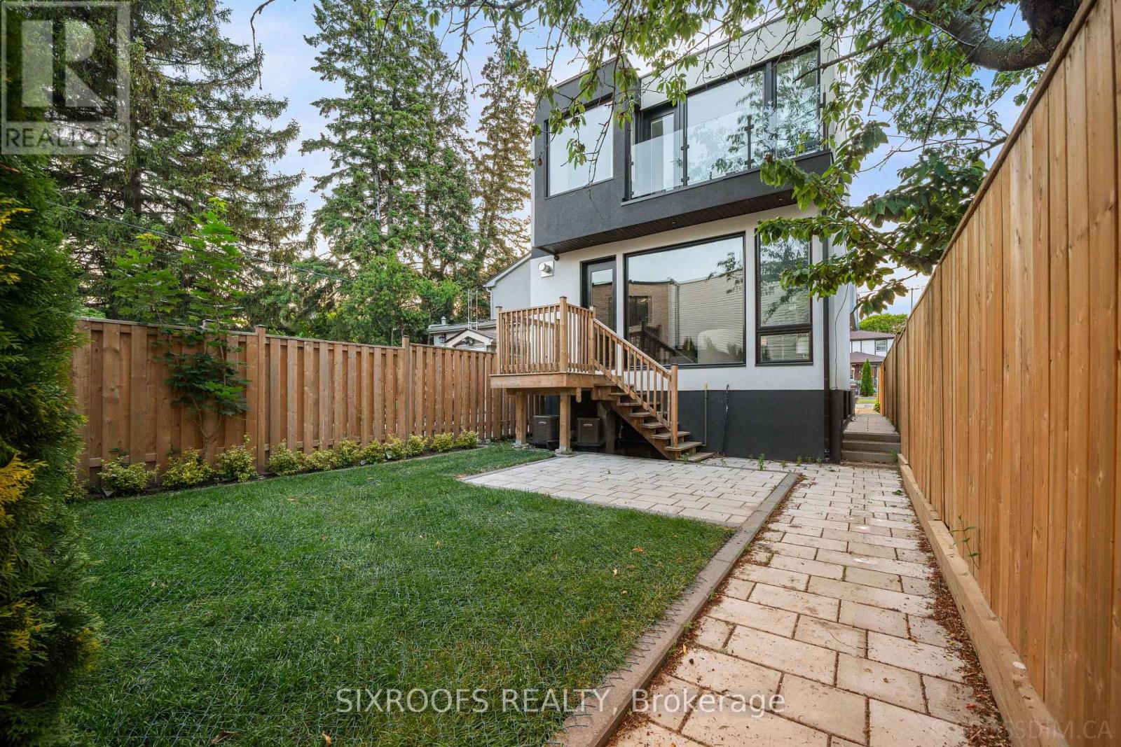 41 Dunkirk Road, Toronto, Ontario  M4C 2M4 - Photo 4 - E12382880