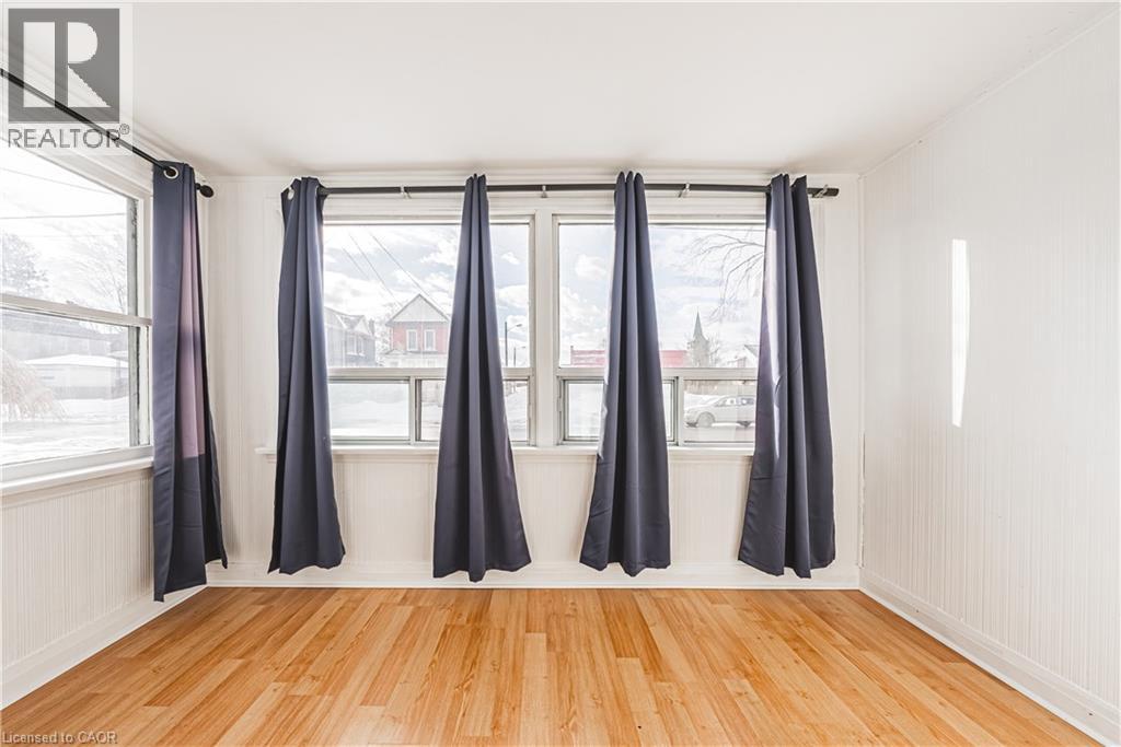 20 York Street, Welland, Ontario  L3B 4A6 - Photo 6 - 40695247
