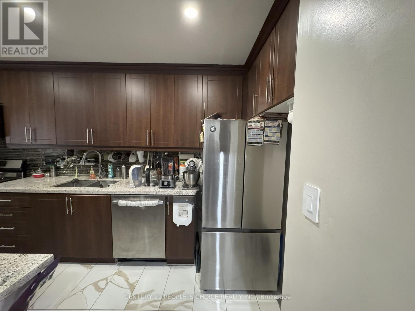 46 Hindquarter Court, Brampton, Ontario  L6S 2C4 - Photo 9 - W12382876
