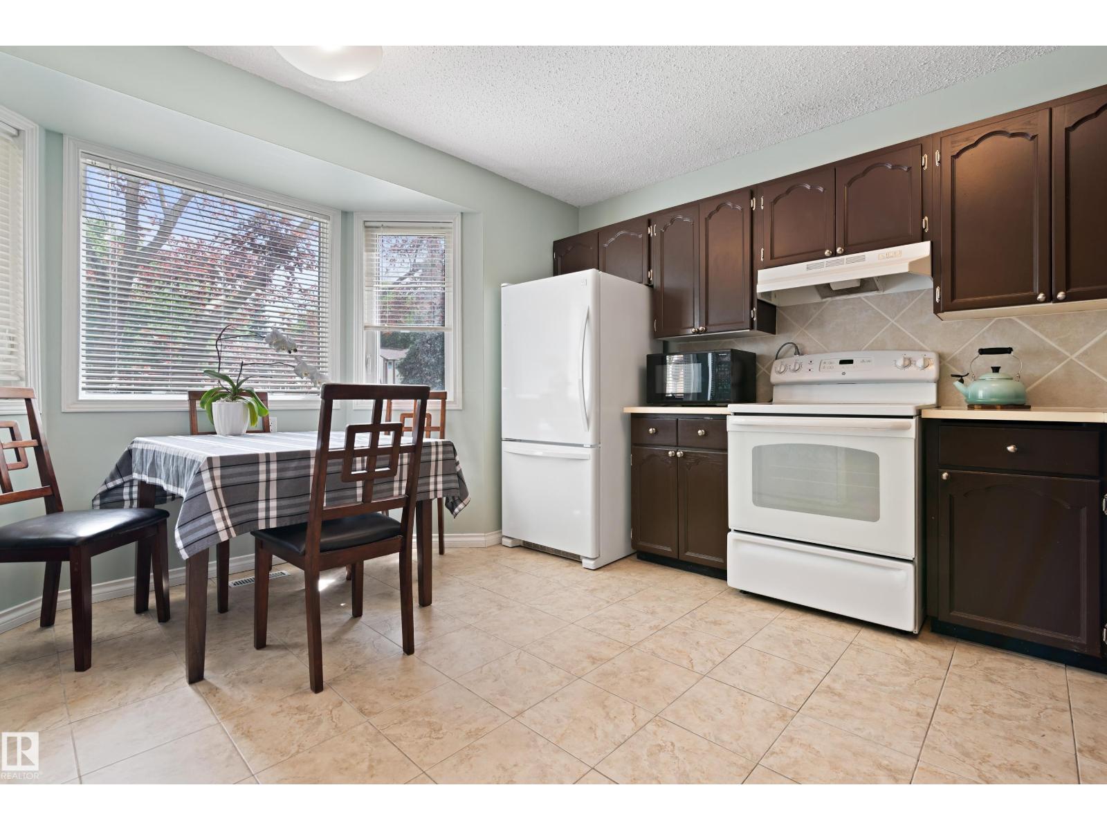 6163 38 Av Nw, Edmonton, Alberta  T6L 3Z5 - Photo 5 - E4456219