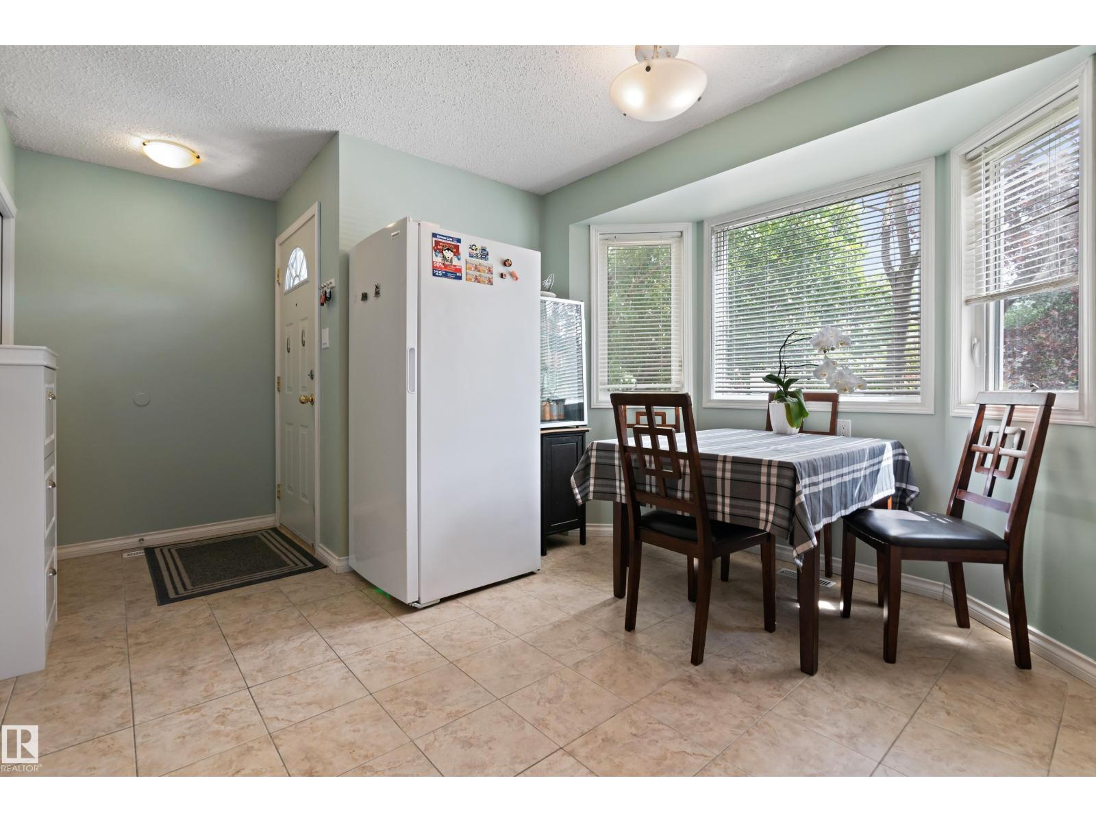 6163 38 Av Nw, Edmonton, Alberta  T6L 3Z5 - Photo 4 - E4456219