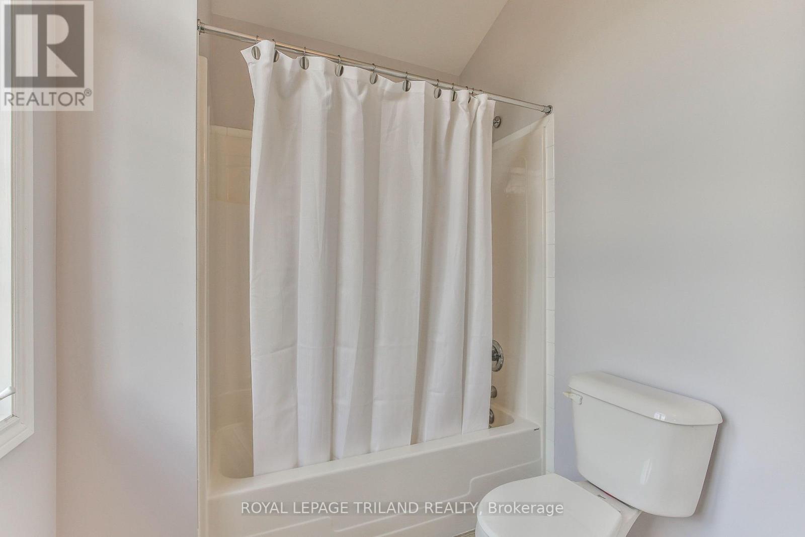 41 Greyrock Crescent, London East (East A), Ontario  N5Y 6L4 - Photo 35 - X12382921