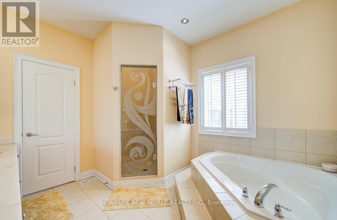131 Ner Israel Drive, Vaughan (Patterson), Ontario  L4J 9L1 - Photo 34 - N12382919