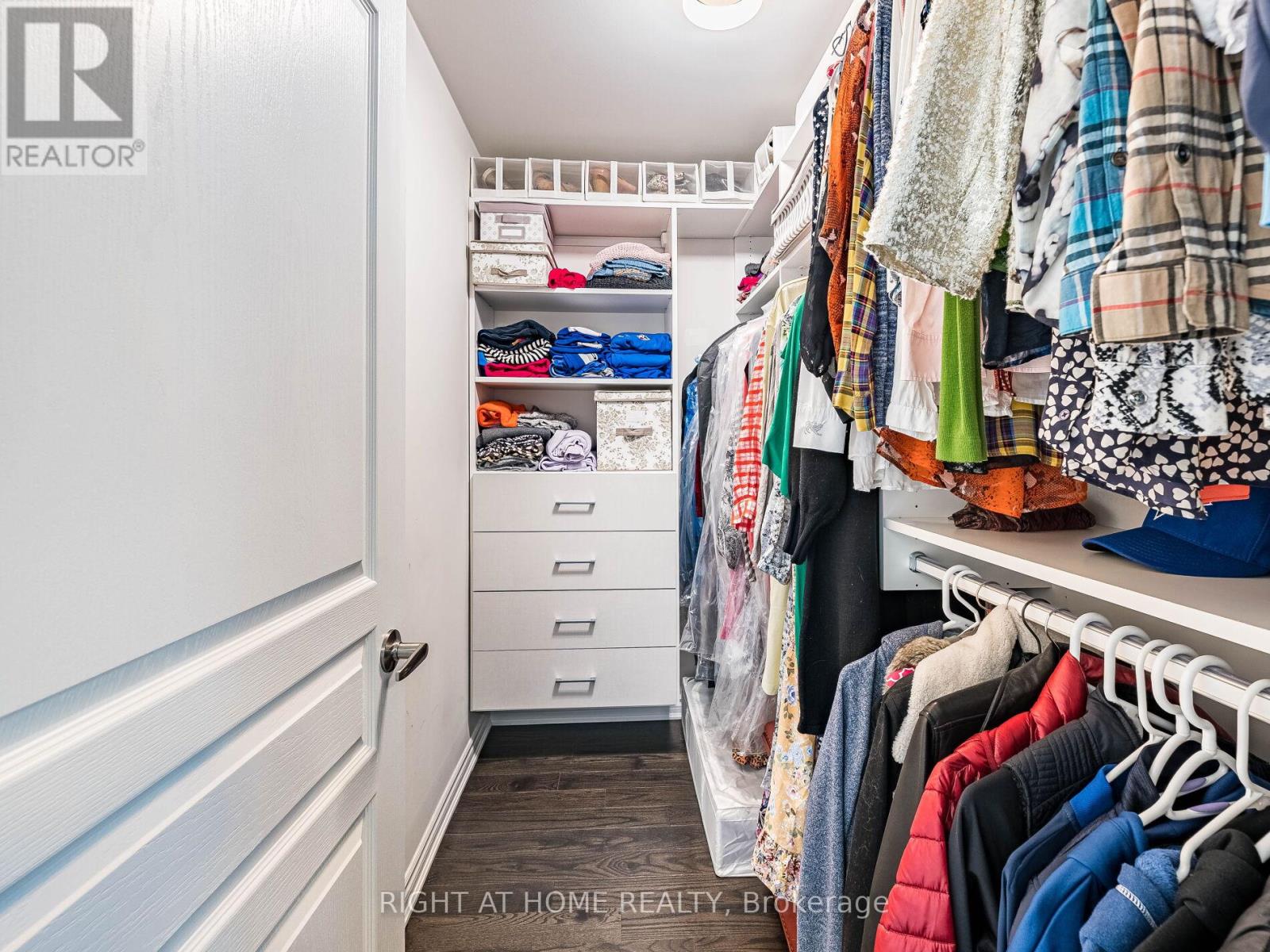44 - 26 Applewood Lane, Toronto (Etobicoke West Mall), Ontario  M9C 0C1 - Photo 33 - W12382895