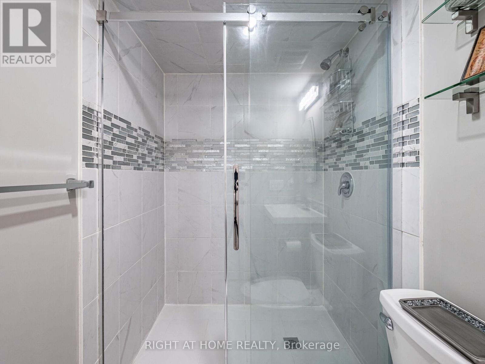 44 - 26 Applewood Lane, Toronto (Etobicoke West Mall), Ontario  M9C 0C1 - Photo 47 - W12382895