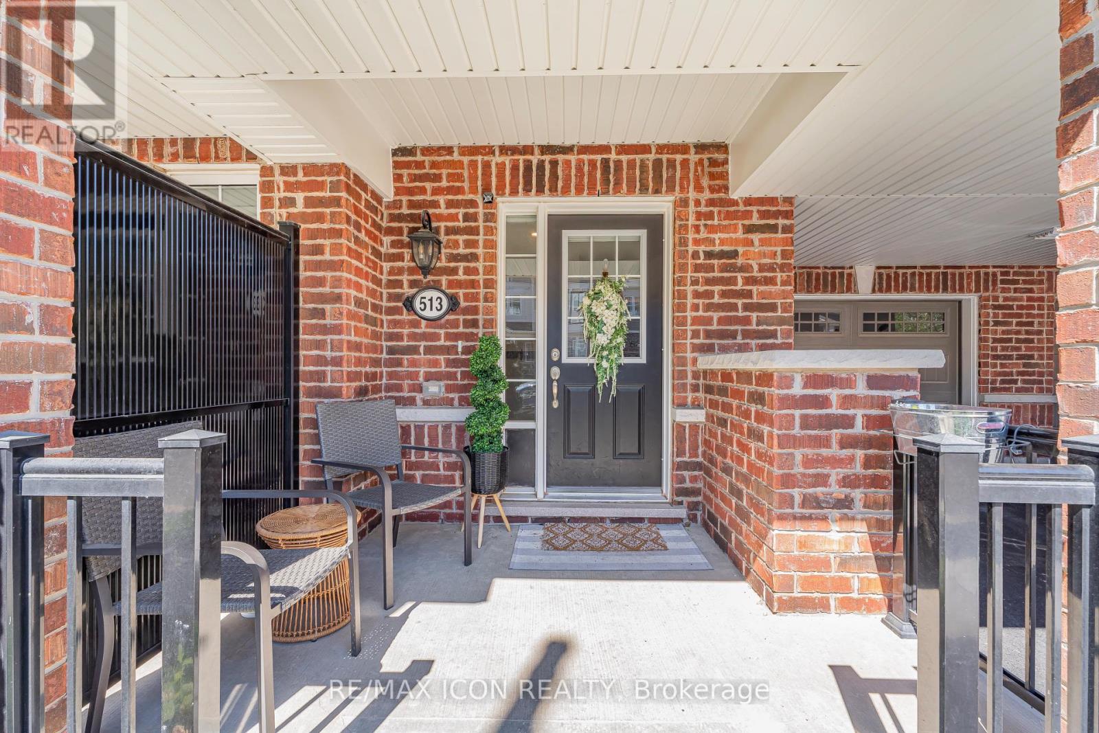 513 Fir Court, Milton, Ontario  L9T 7E7 - Photo 3 - W12382913