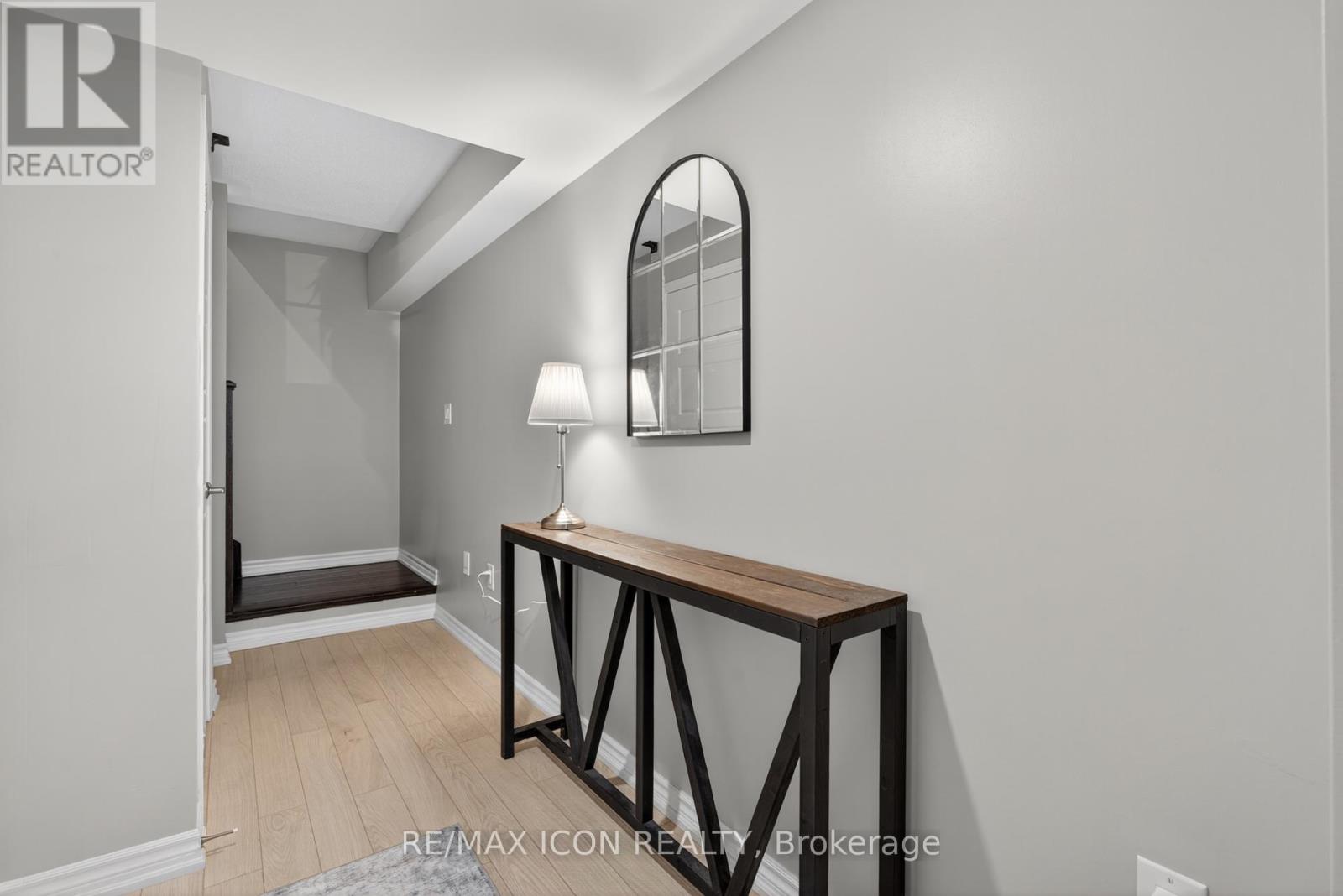 513 Fir Court, Milton, Ontario  L9T 7E7 - Photo 7 - W12382913
