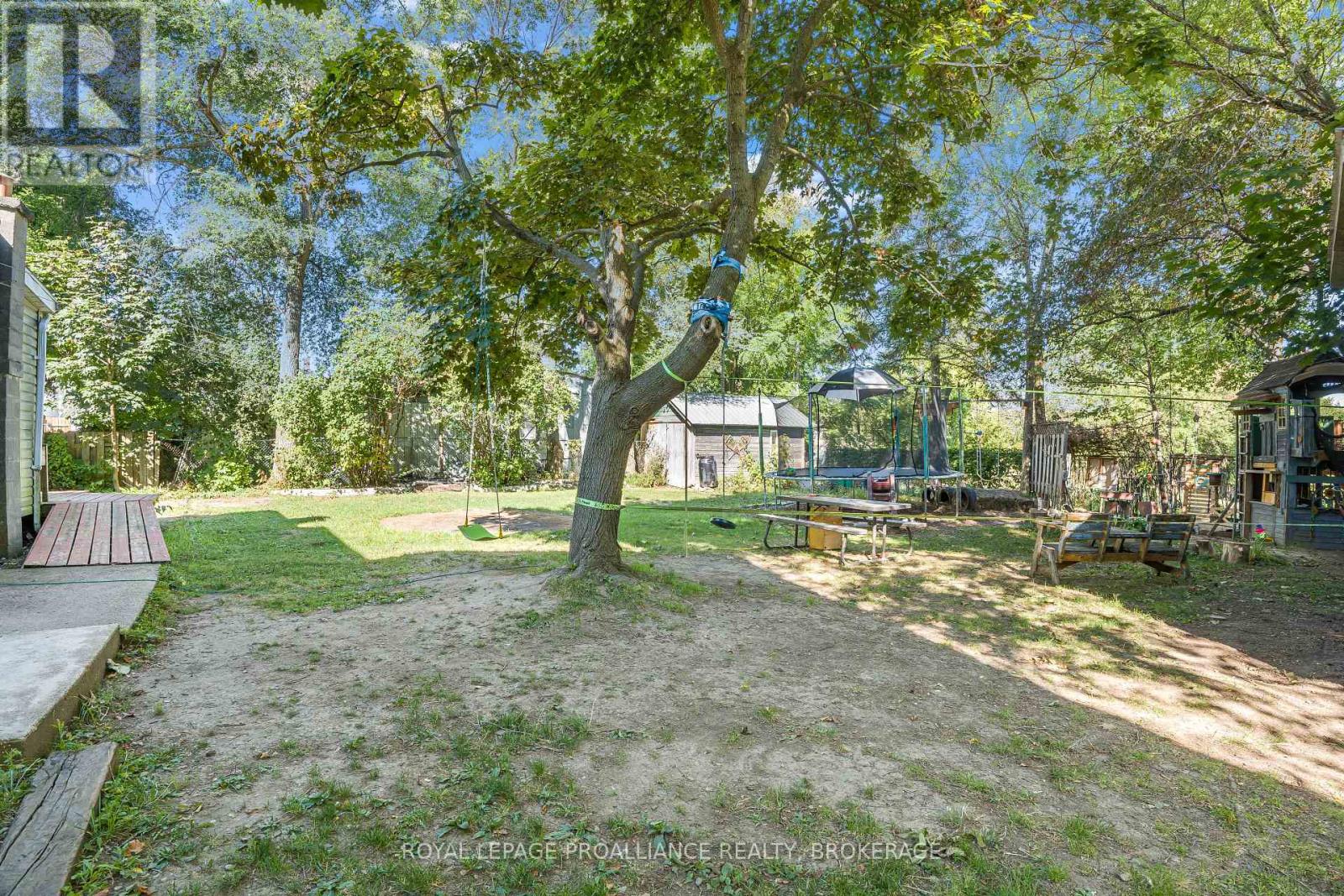 16 St Catherine Street, Kingston, Ontario  K7K 3S1 - Photo 2 - X12382941