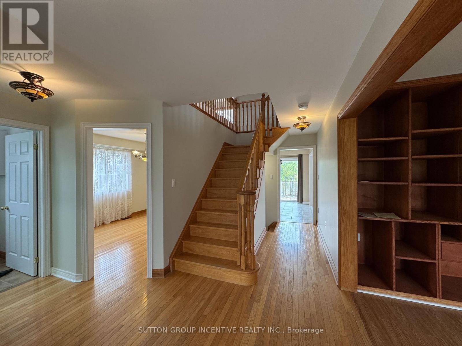 30 Country Lane, Barrie, Ontario  L4N 0E8 - Photo 3 - S12382930