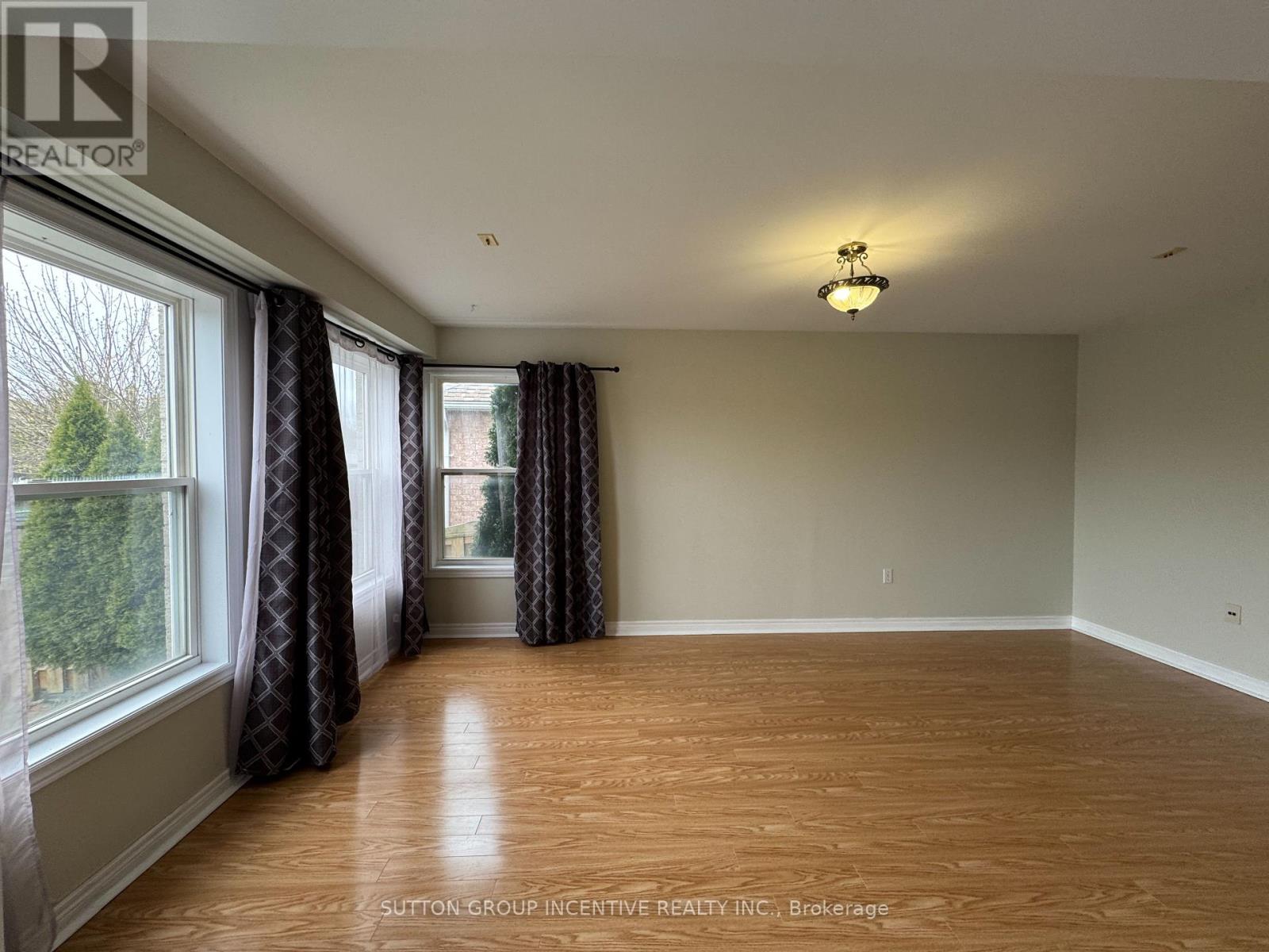 30 Country Lane, Barrie, Ontario  L4N 0E8 - Photo 9 - S12382930