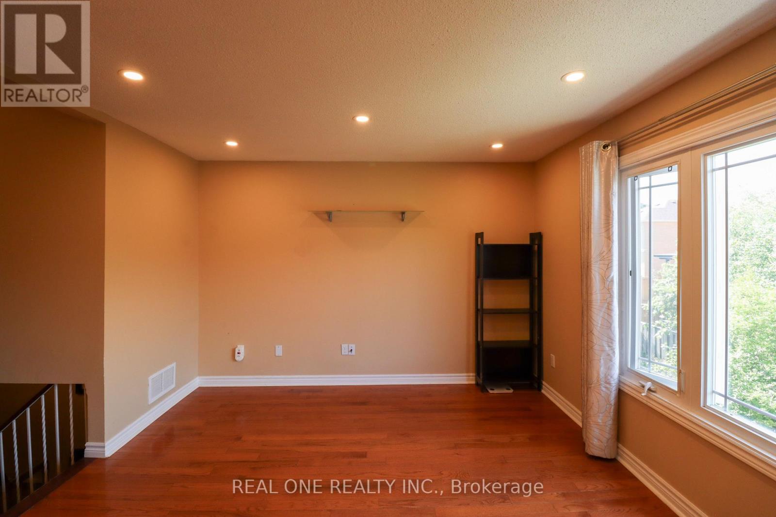 4139 Quaker Hill Drive, Mississauga, Ontario  L5C 3M2 - Photo 17 - W12296758