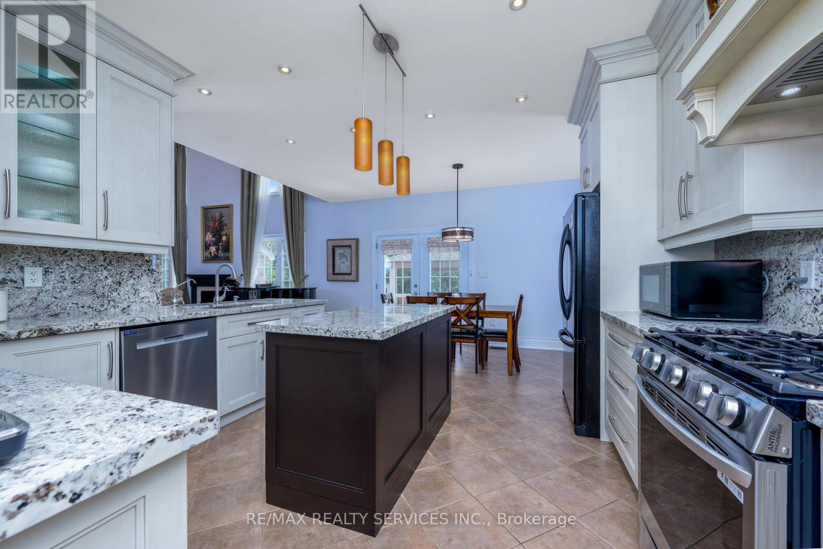 68 North Riverdale Drive, Caledon, Ontario  L7C 3K3 - Photo 19 - W12314691