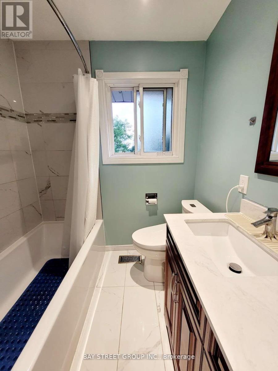 238 The West Mall, Toronto, Ontario  M9C 1C5 - Photo 17 - W12261467