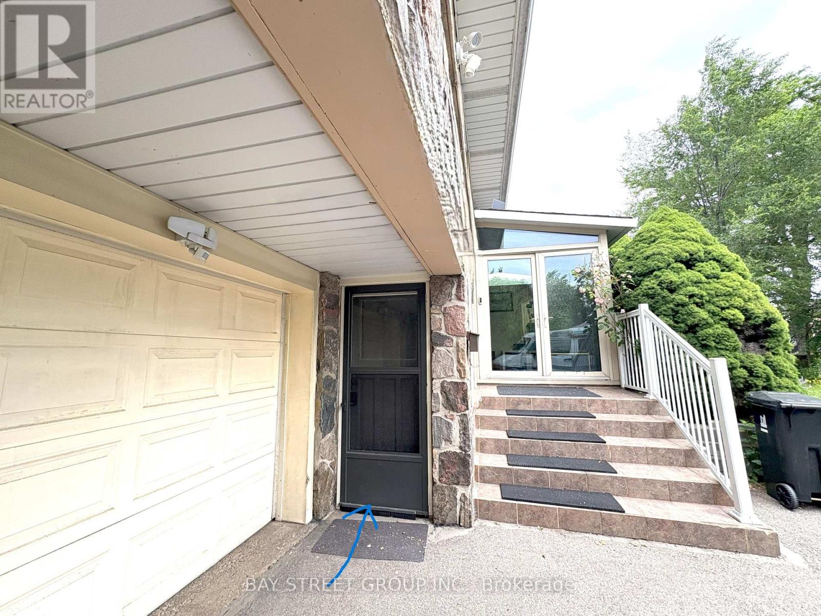 238 The West Mall, Toronto, Ontario  M9C 1C5 - Photo 2 - W12261467