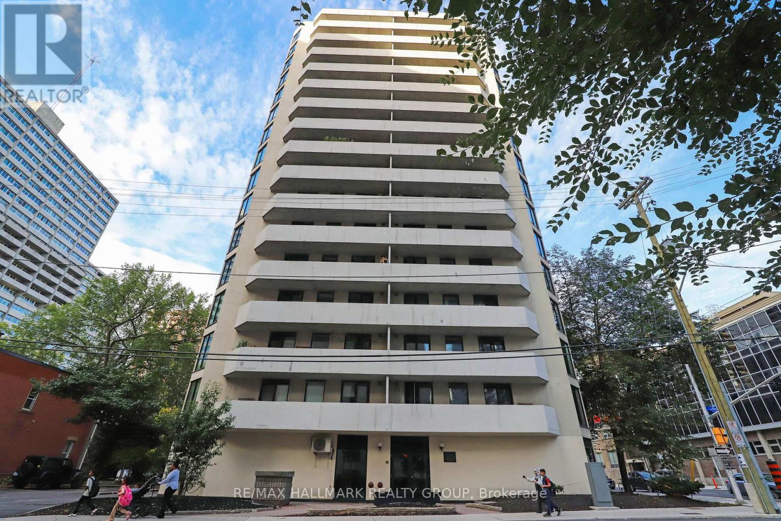 Property at 704 - 200 BAY STREET image 2