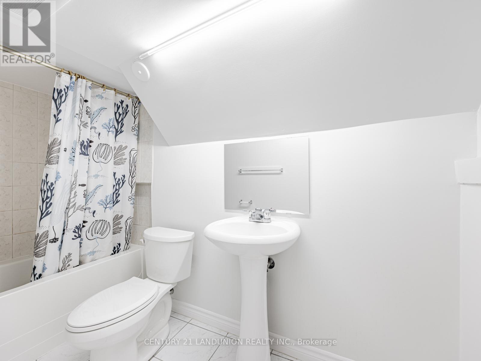 36 Levitt Court, Toronto, Ontario  M2R 3P9 - Photo 20 - C12382966
