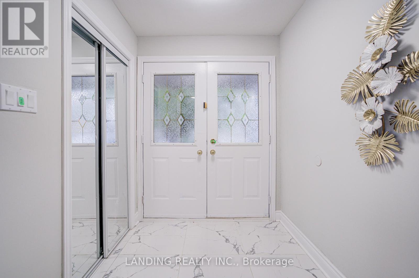23 Boarhill Drive, Toronto, Ontario  M1S 2L9 - Photo 5 - E12382959