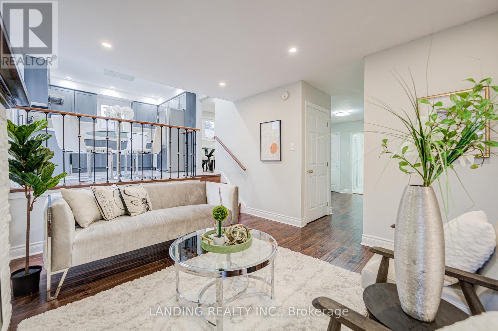 23 Boarhill Drive, Toronto, Ontario  M1S 2L9 - Photo 6 - E12382959