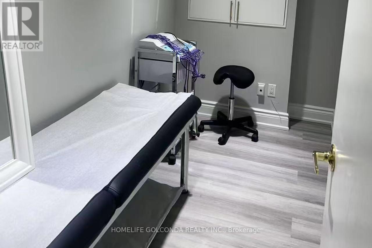 21d-22d - 7398 Yonge Street, Vaughan, Ontario  L4J 8J2 - Photo 10 - N12382976