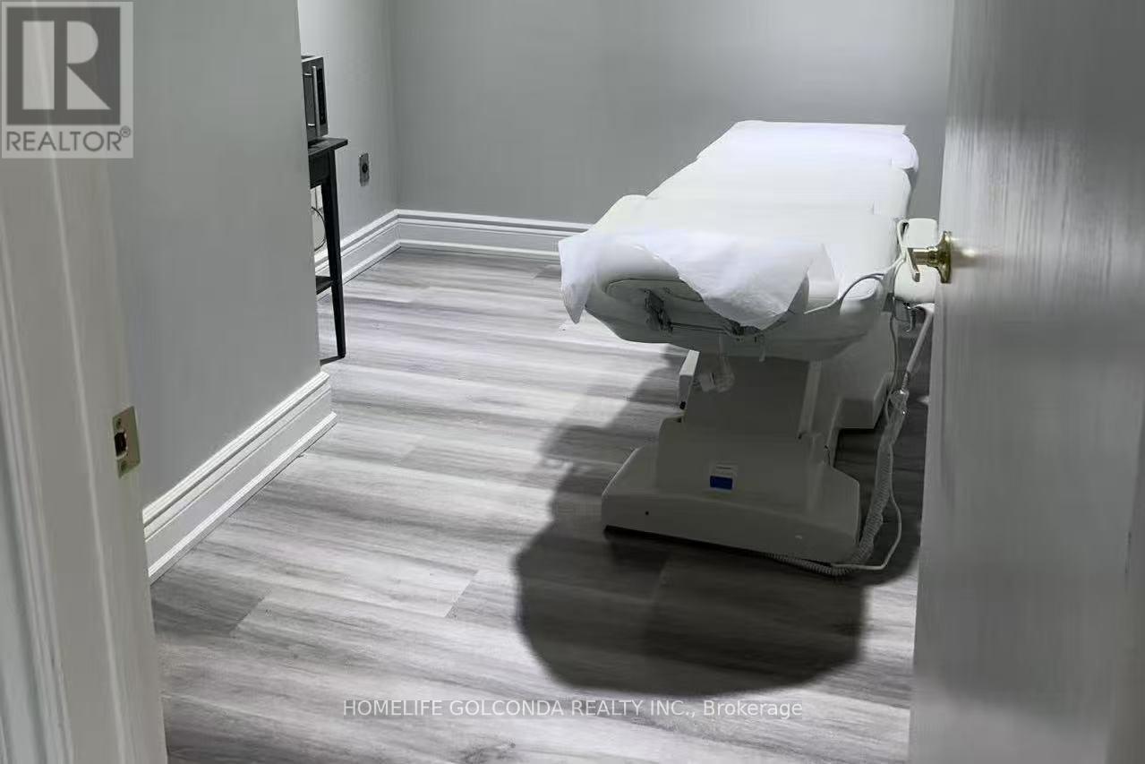 21d-22d - 7398 Yonge Street, Vaughan, Ontario  L4J 8J2 - Photo 11 - N12382976