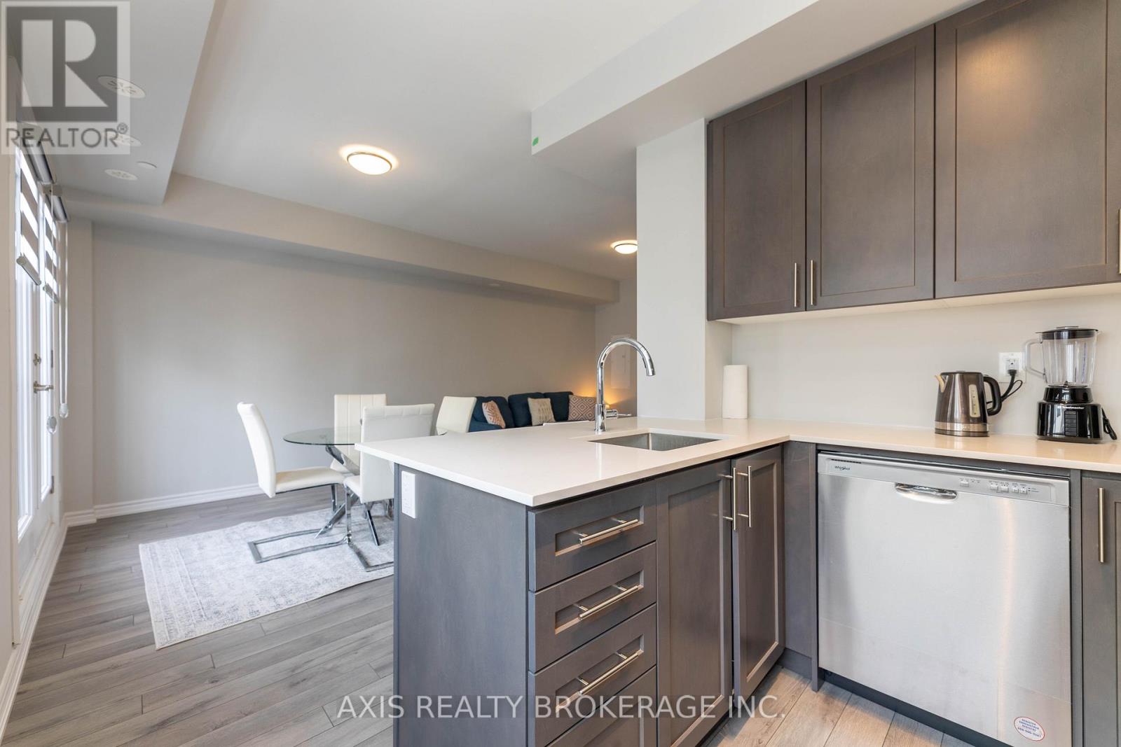 324 - 349 Wheat Boom Drive, Oakville, Ontario  L6H 7X5 - Photo 12 - W12382978
