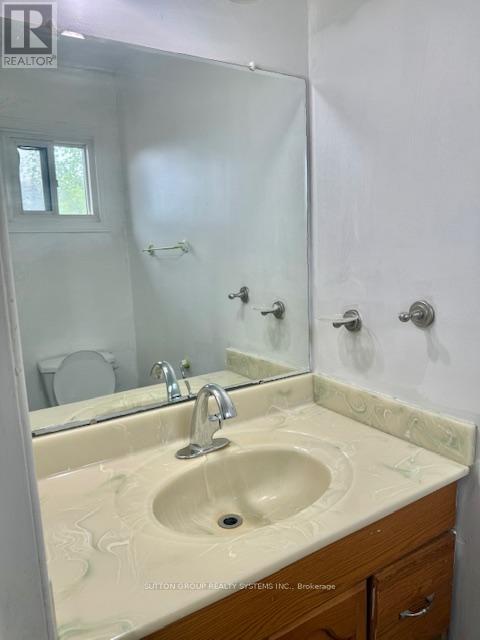 93 Martindale Crescent, Brampton, Ontario  L6X 2T8 - Photo 7 - W12382980