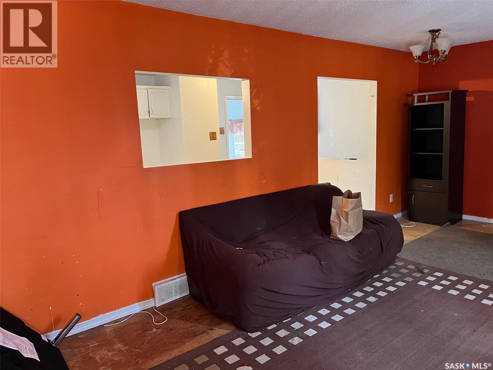 1024 Hastings Street, Moose Jaw, Saskatchewan  S6H 5R8 - Photo 18 - SK017537