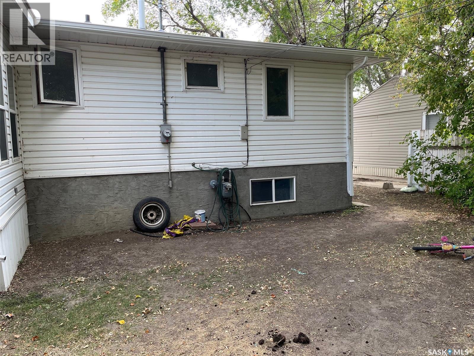 1024 Hastings Street, Moose Jaw, Saskatchewan  S6H 5R8 - Photo 6 - SK017537