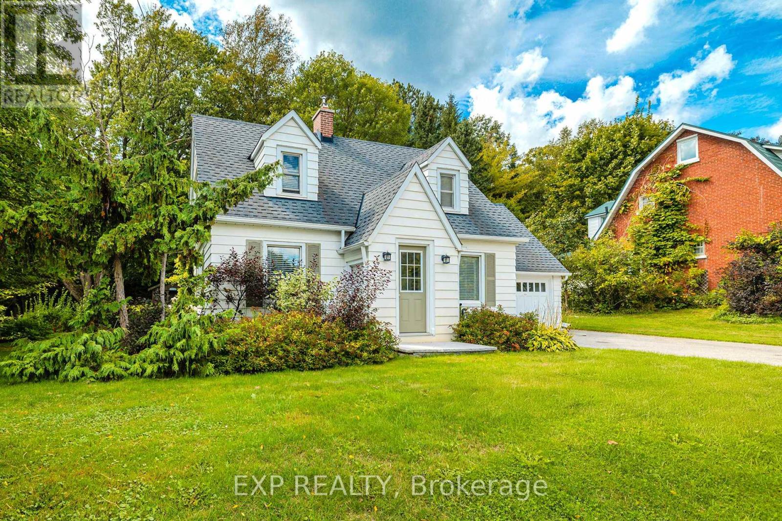 46 Sydenham Street S, Grey Highlands, Ontario  N0C 1E0 - Photo 3 - X12382996