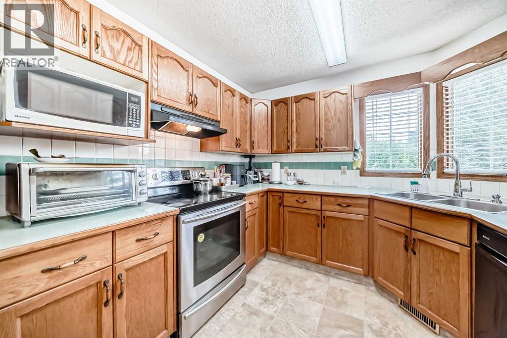 421 Applewood Place Se, Calgary, Alberta  T2A 7N2 - Photo 4 - A2254447
