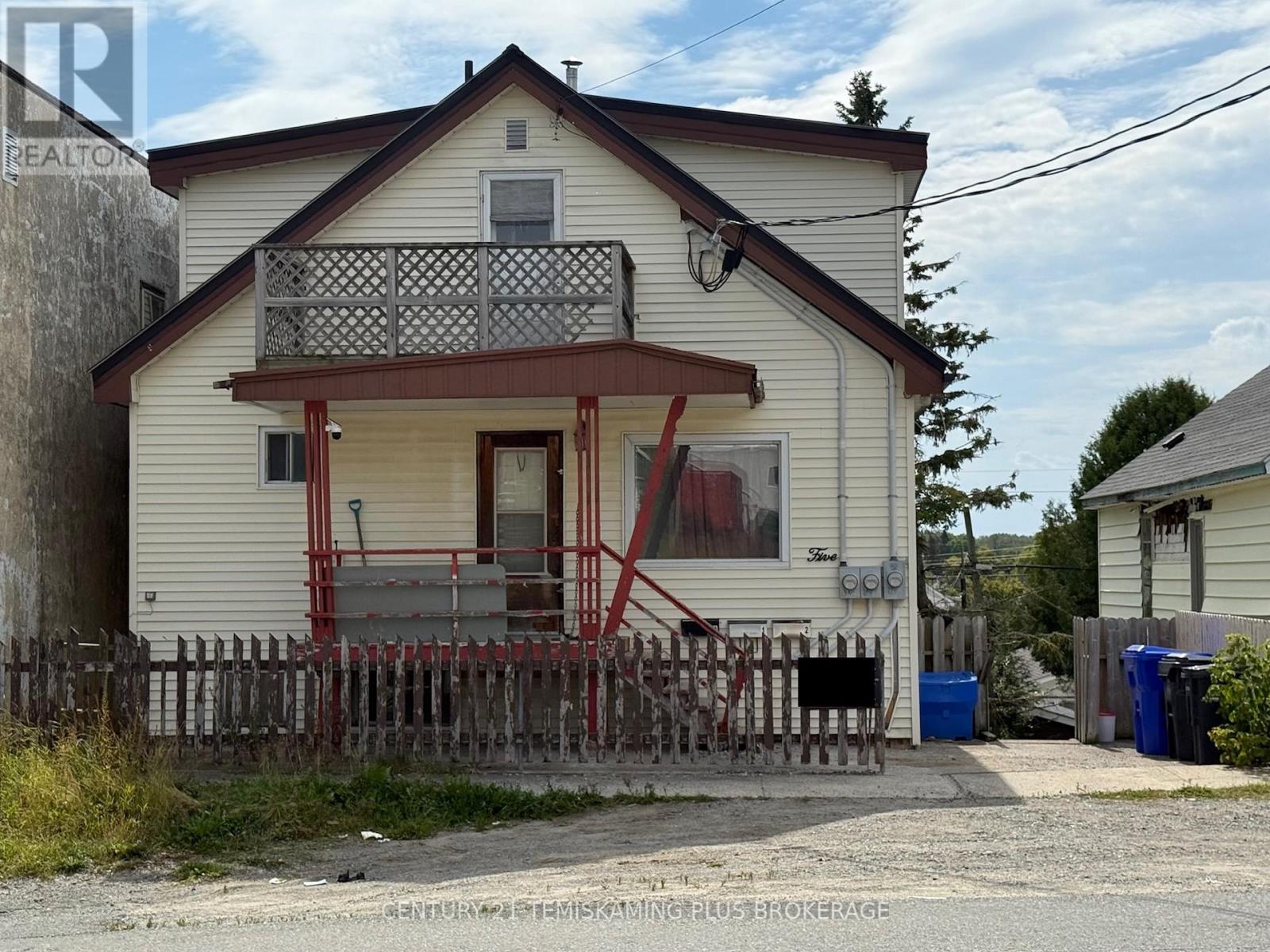 5 MCKELVIE AVENUE, Kirkland Lake, Ontario