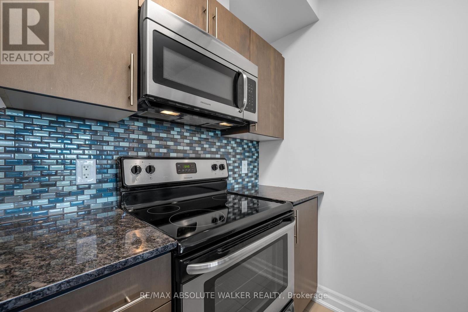 307 - 90 Landry Street, Ottawa, Ontario  K1L 0A9 - Photo 9 - X12383030