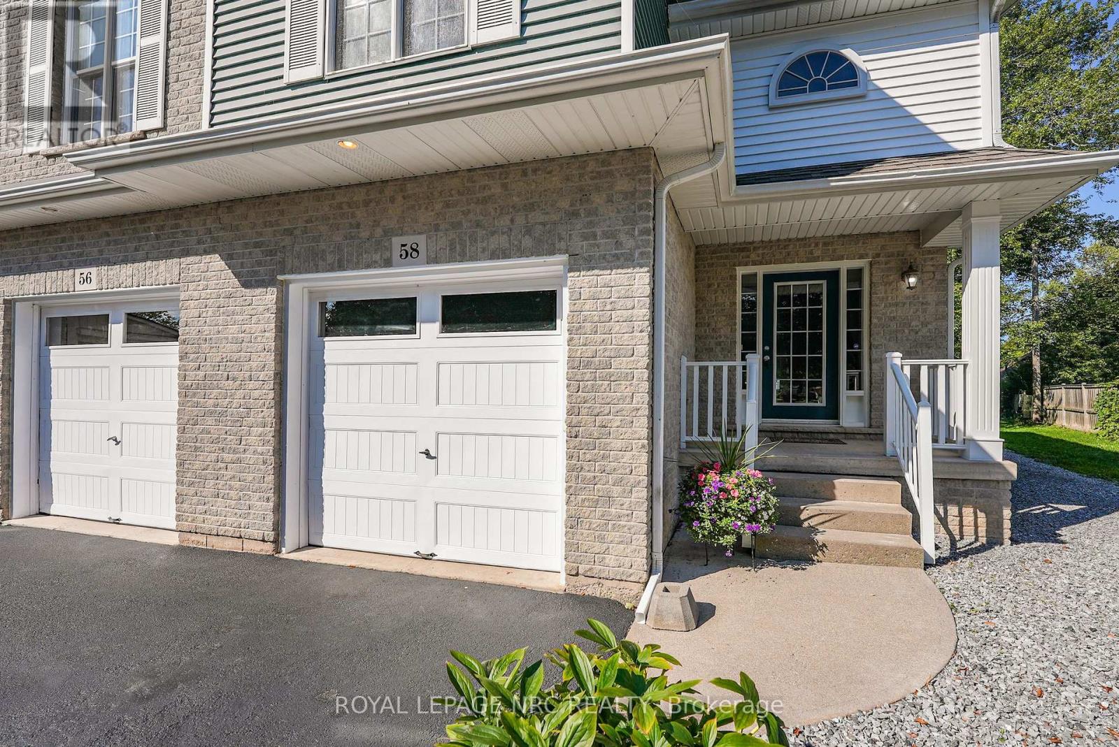 58 Queens Circle, Fort Erie, Ontario  L0S 1B0 - Photo 3 - X12383016
